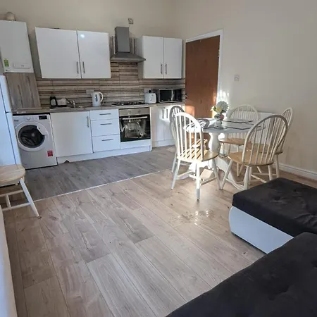 Entire 2 Bedroom Cosy Flat Near City Centre Manchester Exterior photo