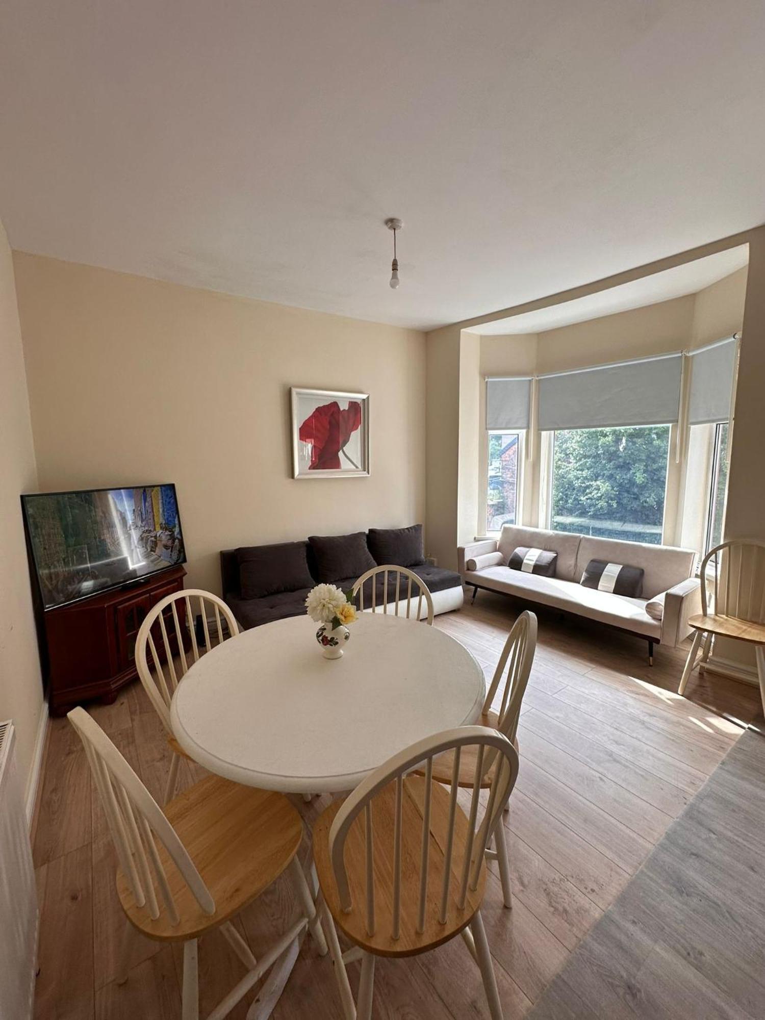 Entire 2 Bedroom Cosy Flat Near Centre Manchester