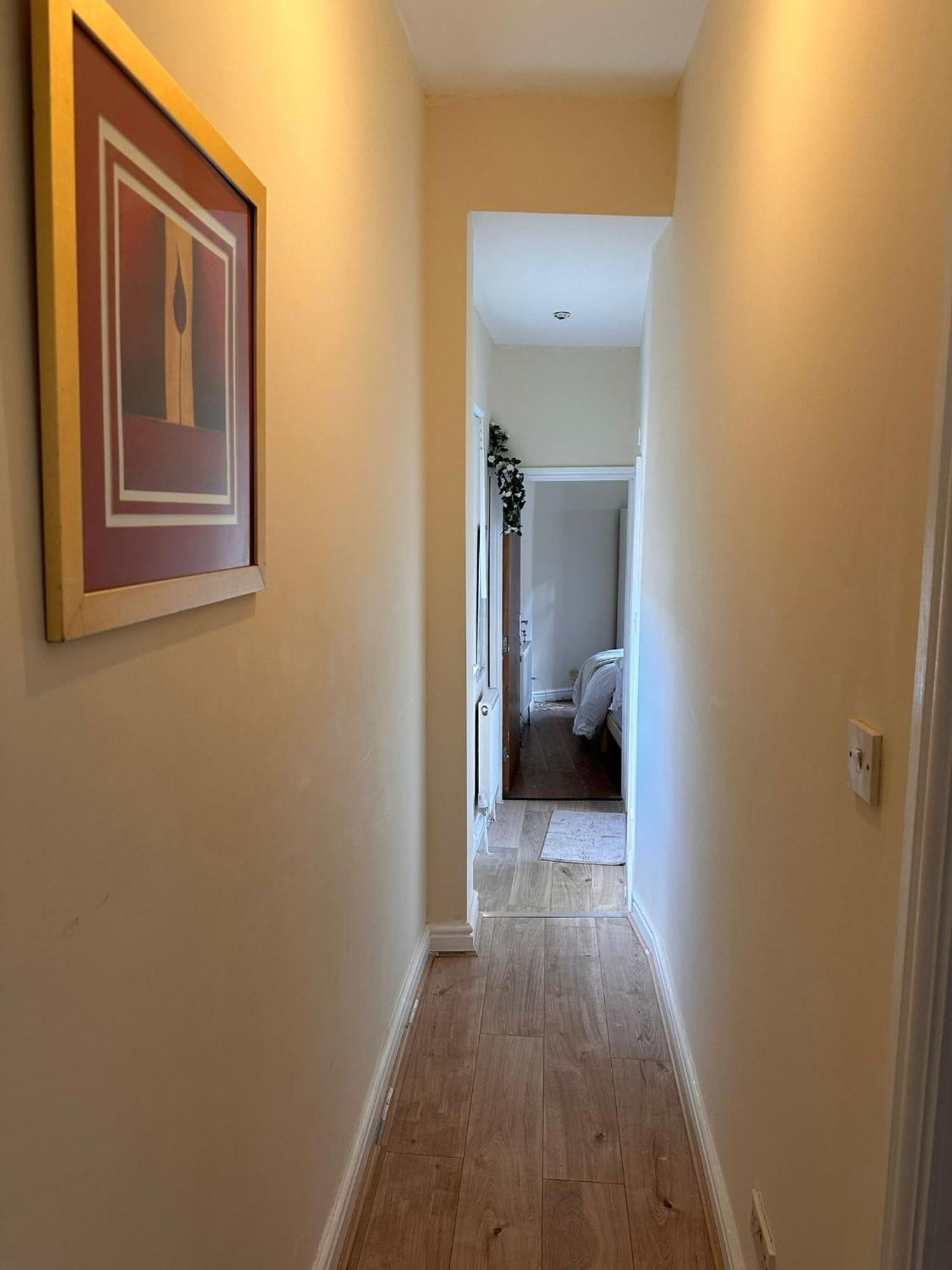 Entire 2 Bedroom Cosy Flat Near Centre