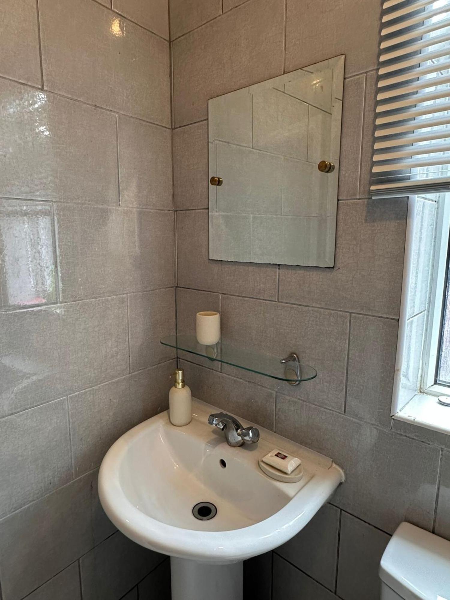 Entire 2 Bedroom Cosy Flat Near Centre Apartment