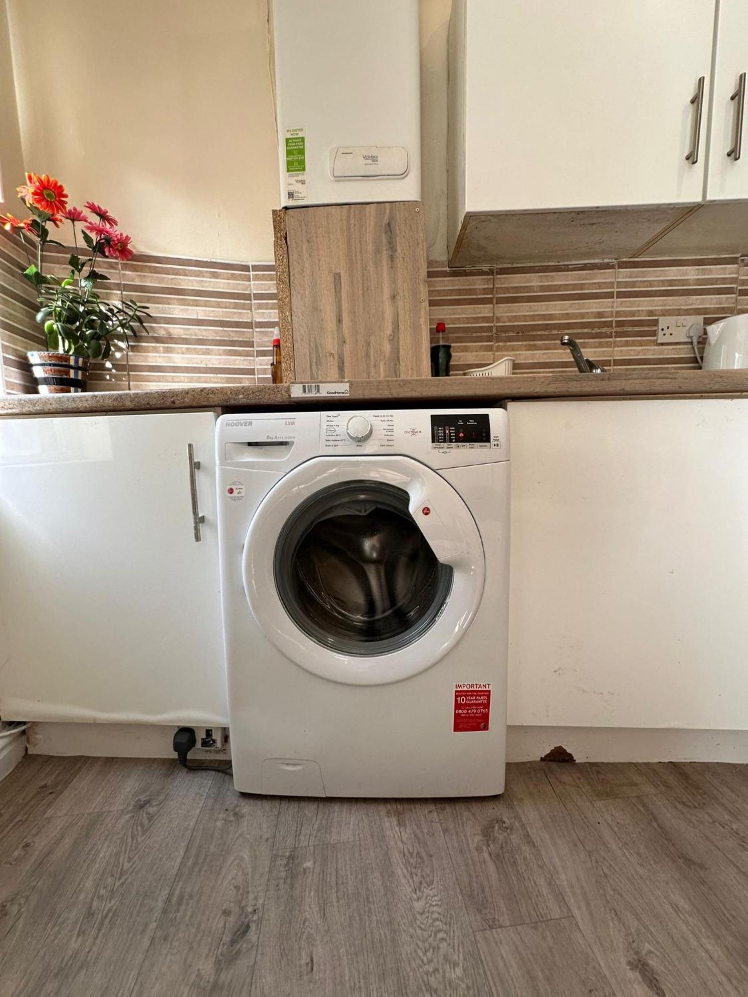 Entire 2 Bedroom Cosy Flat Near Centre *